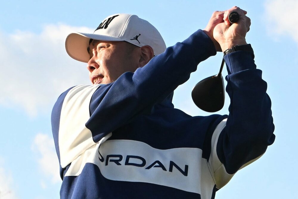 つかの間の休息…納会でゴルフする阿部監督