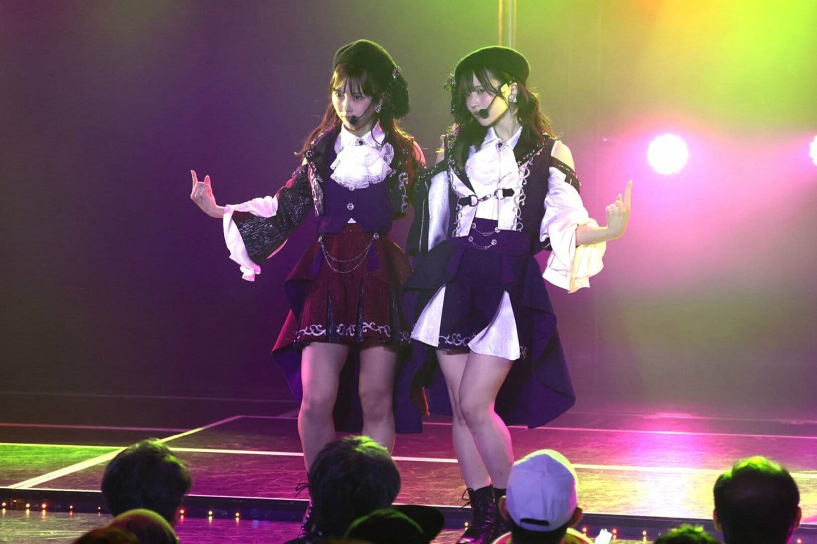 ユニット曲「アンチテーゼ」を披露した熊崎晴香(左)と坂本真凛（©2026 SKE,Inc./AMC）