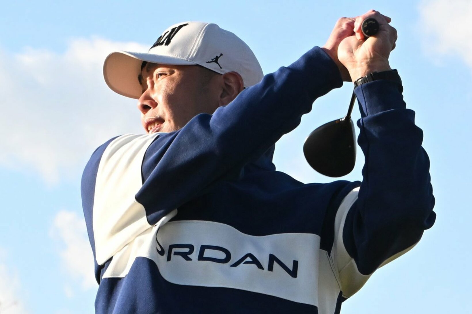 つかの間の休息…納会でゴルフする阿部監督