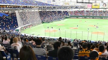  感染予防指針に従い、観客は最大収容人数の５０％に制限された