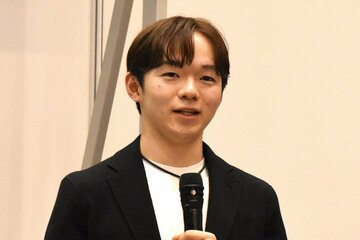 トークショーに出席した鍵山優真