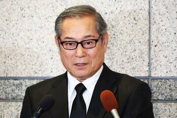 中村玉緒さんの通夜に参列し、思いを語った松平健