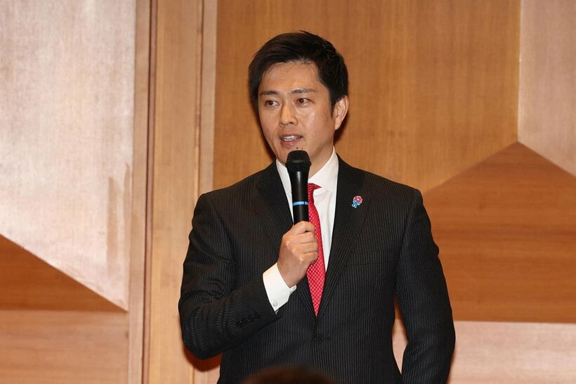 党の全体会議に出席した吉村洋文氏