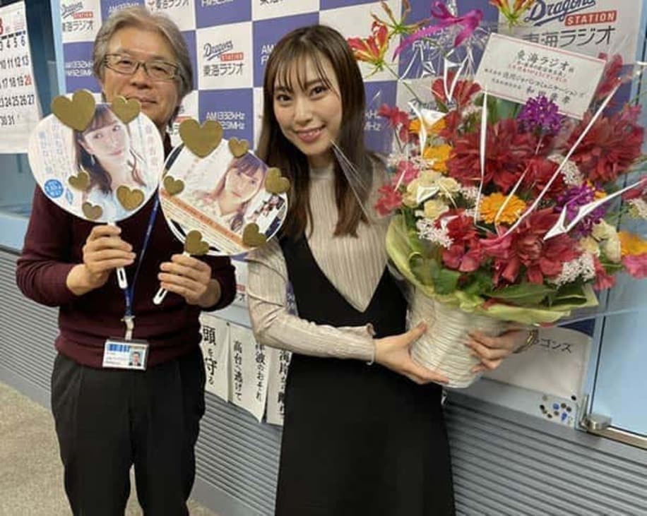 東海ラジオ「原・藤井の歌謡曲主義」を卒業する原光隆アナウンサー（左）と藤井香愛