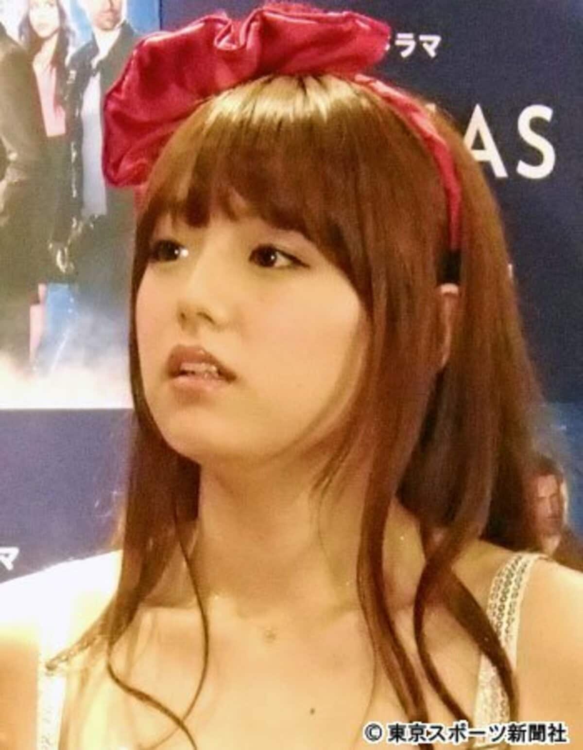 AELL篠崎愛ユニホームTシャツ 写真：篠崎愛のアイドルグループ「AeLL．」9月に活動無期限休止