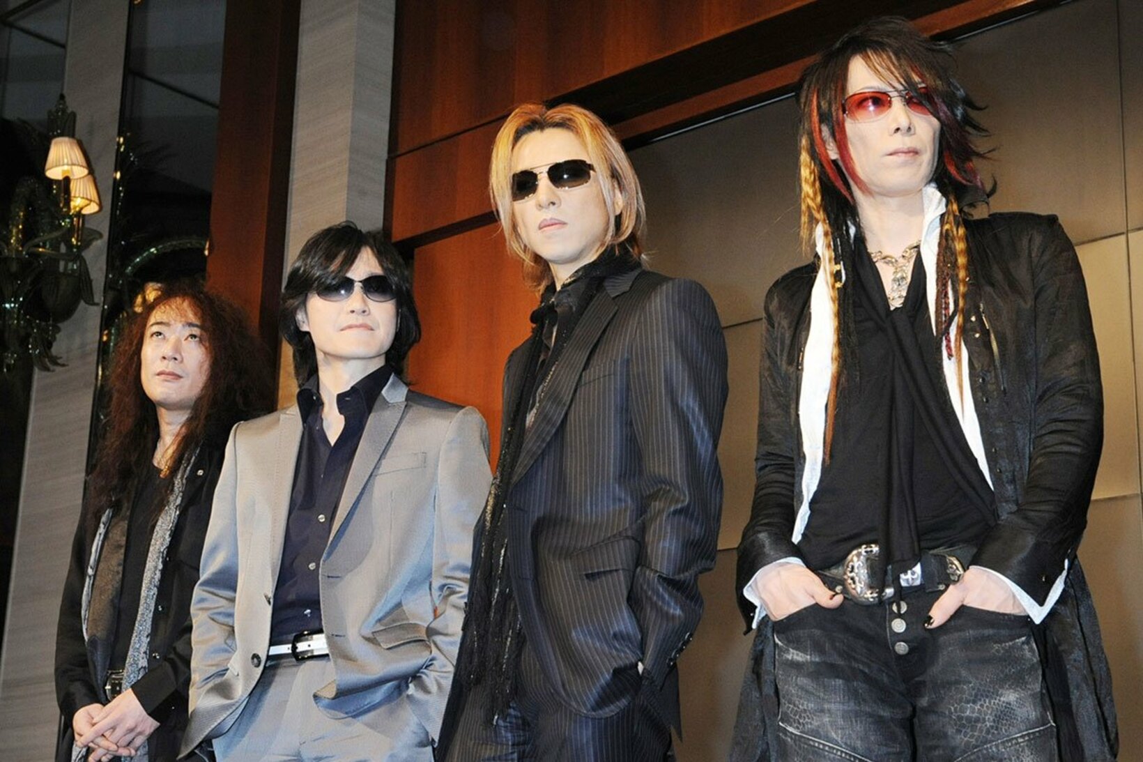 ２００８年４月３日、都内で緊急会見を開いたX-JAPAN(左からＰＡＴＡ、ＴＯＳＨＩ、ＹＯＳＨＩＫＩ、ＨＥＡＴＨ