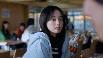 上坂樹里出演の新ＣＭ「今だけは青い冬。」（１８日から放映）準備篇