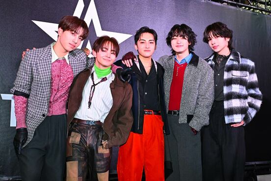 STARGLOW(左からGOICHI、TAIKI、KANON、RUI、ADAM)
