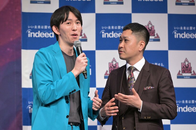 R-1グランプリの決勝進出を決めた真輝志(左)とドンデコルテ・渡辺銀次
