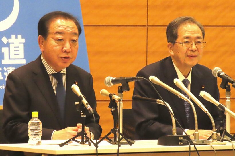 中道改革連合共同代表の野田佳彦氏㊧と斉藤鉄夫氏