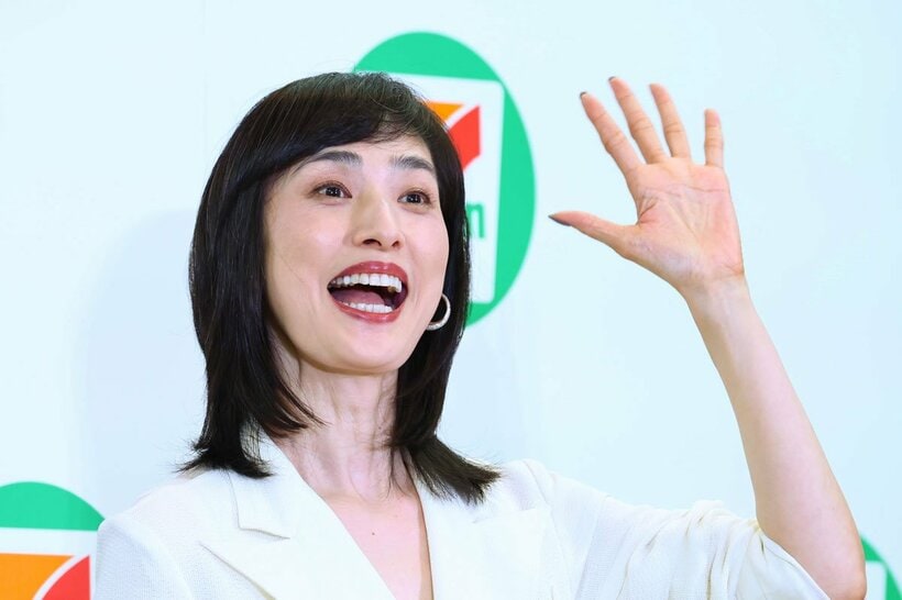 「セブン―イレブンの日」発表会に登場した天海祐希