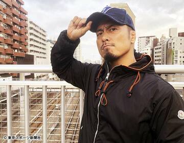  鷹木は臨戦態勢を整えている