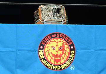 お披露目された「ＮＪＰＷ　ＷＯＲＬＤ認定ＴＶ王座」のベルト