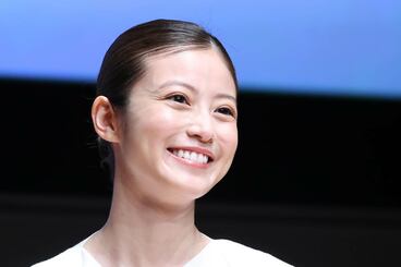 笑顔を浮かべる今田美桜