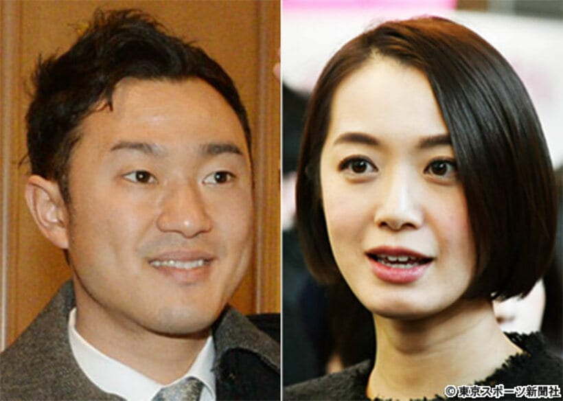  野上慎平（左）、八木麻紗子アナ