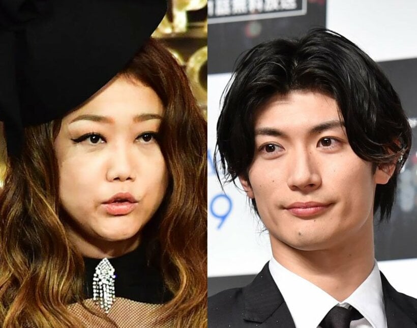  ＪＵＪＵと故・三浦春馬さん（右）