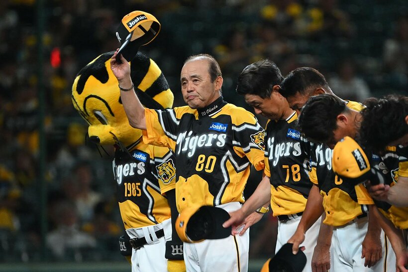 〝駒の指し合い〟を制した岡田監督