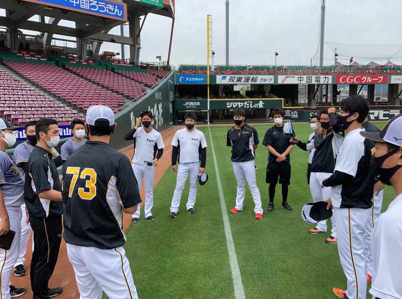  広島戦の中止を受け阪神一部ナインが練習した（阪神タイガース提供）