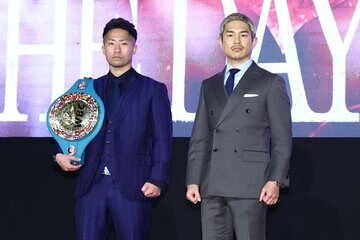 会見を行った井上拓真（左）と井岡一翔