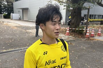 練習後、取材に応じた弓場堅真