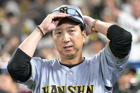 ヤクルトに競り勝ち引き揚げる藤川監督