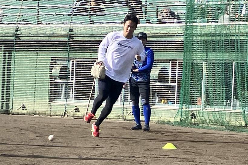 高知自主トレを公開した広島・玉村