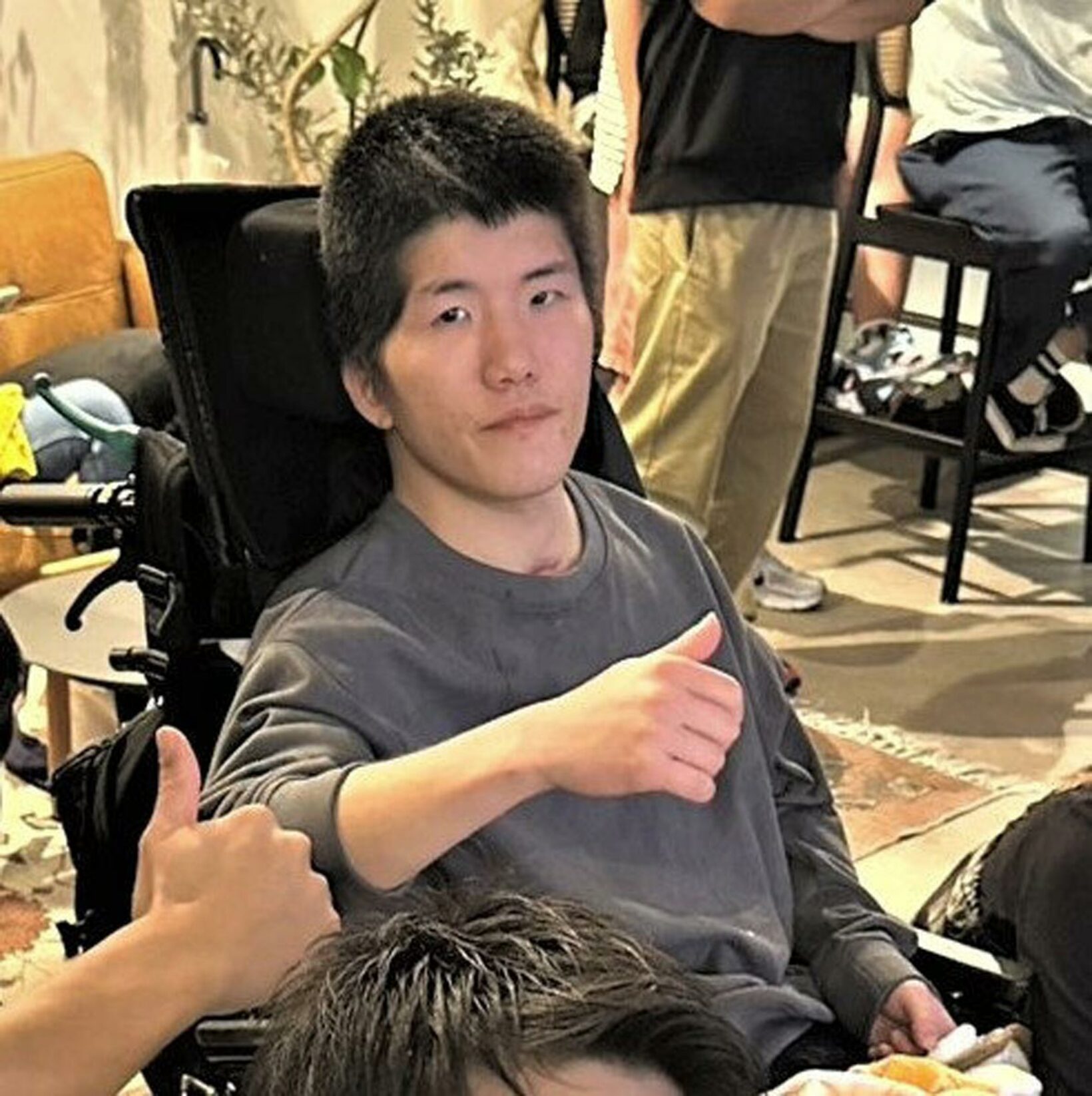 リハビリに励む重岡銀次朗氏（提供写真）