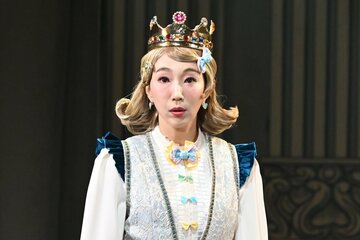 「姫が愛したダニ小僧」のゲネプロに出席した紅ゆずる