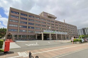 秋田県庁(Googleストリートビューから)