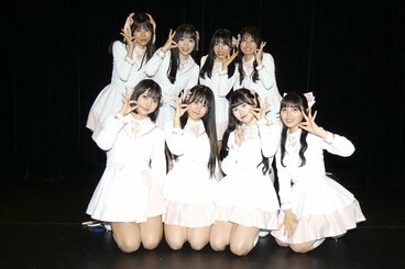 デビューステージを成功させた新生スリジエ。前列左から歌田麗菜、恋羽咲希、春木さち、宮丸ありす。後列左から櫻井すず、星乃虹心、神崎結菜、綾瀬未桜