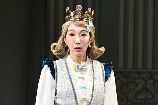 「姫が愛したダニ小僧」のゲネプロに出席した紅ゆずる