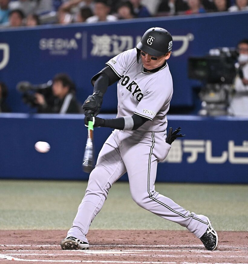 ８回に代打２ランを放った巨人・丸佳浩　