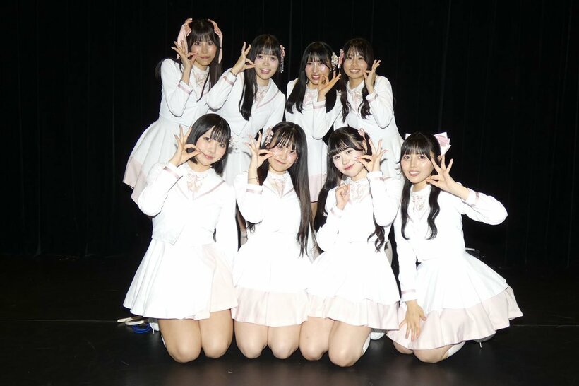 デビューステージを成功させた新生スリジエ。前列左から歌田麗菜、恋羽咲希、春木さち、宮丸ありす。後列左から櫻井すず、星乃虹心、神崎結菜、綾瀬未桜