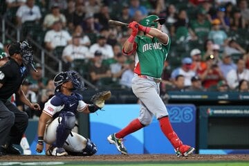 ８回に勝ち越し弾を放ったジョナサン・アランダ（ロイター）