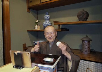  和菓子ユーチューバー・三遊亭竜楽