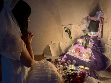 打倒・上谷沙弥へ、自伝を書き写した原稿用紙も…