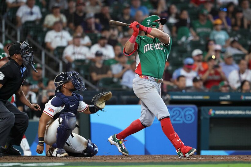 ８回に勝ち越し弾を放ったジョナサン・アランダ（ロイター）