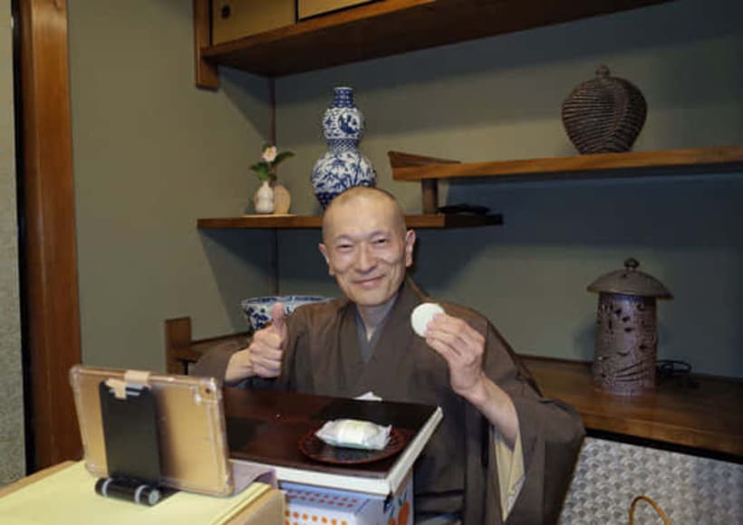  和菓子ユーチューバー・三遊亭竜楽