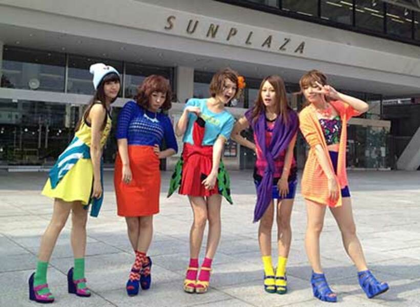 左から後藤夕貴、橋本愛奈、岡田ロビン翔子、秋山ゆりか、諸塚香奈実