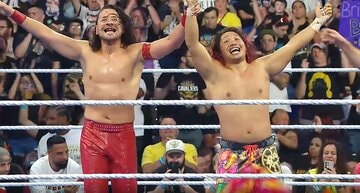 初陣を飾った中邑真輔(左)とKYOKIの「BAKUSAI」（©AbemaTV, Inc.）