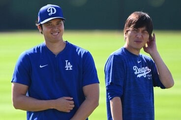 水原一平受刑者（右）と大谷翔平