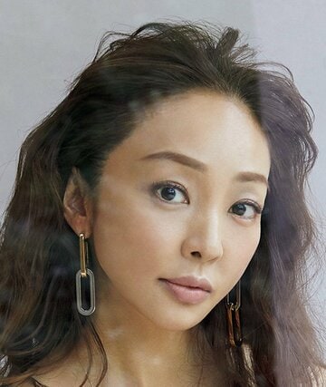  妖艶さを見せた神田うの（©光文社／週刊ＦＬＡＳＨ、写真・嘉茂雅之）
