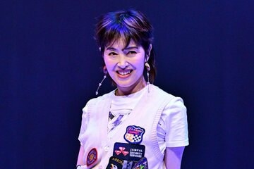 荻野目洋子