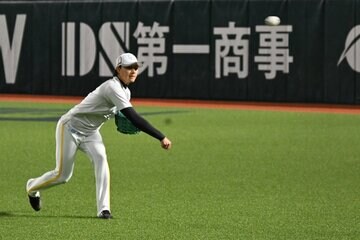 オープン戦の登板に向けてみずほペイペイドームで練習を行うソフトバンク・徐若熙