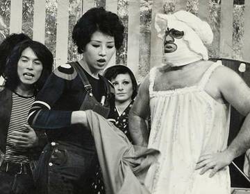  デストロイヤーさん（右）と和田（中央）の掛け合いは大人気だった（７４年）