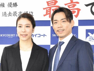〝かなだい〟村元哉中（左）と高橋大輔