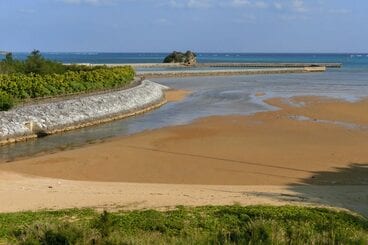 沖縄・辺野古の海岸