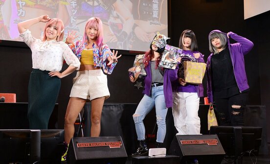  （左から）白川未奈、ウナギ・サヤカ、スターライト・キッド、吏南、琉悪夏（東スポWeb）