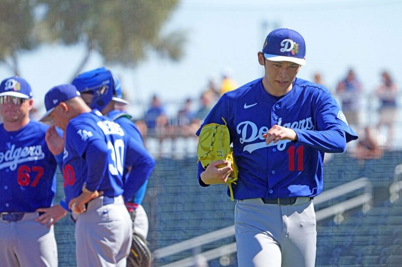 降板する佐々木（ロイター）