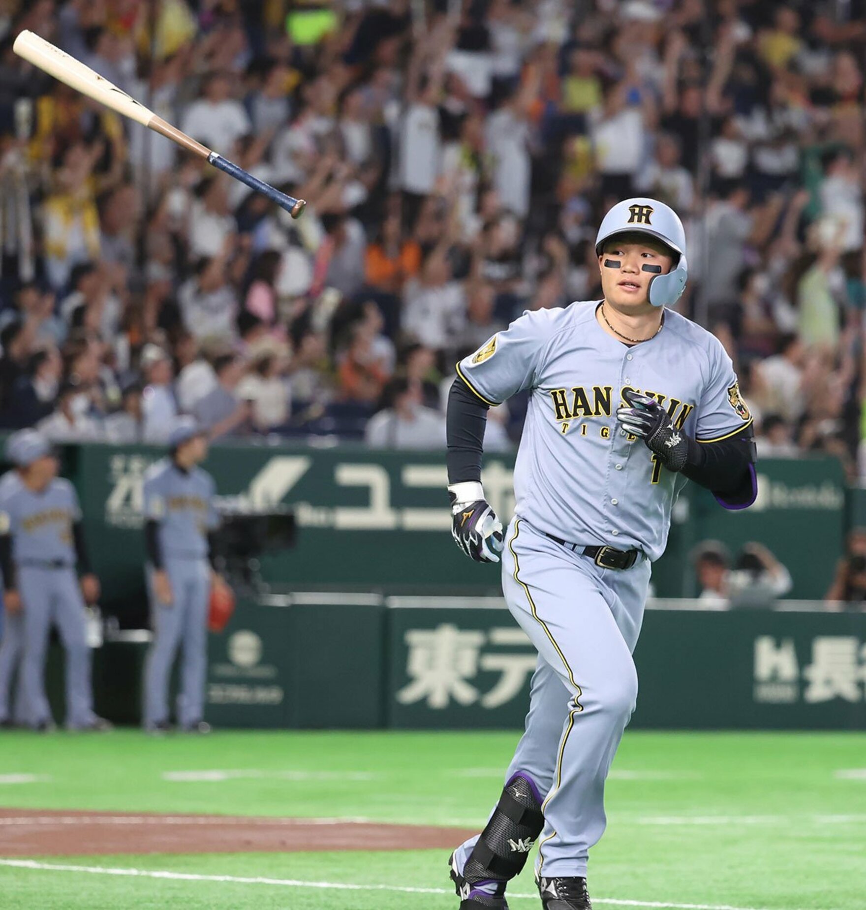 初回、先制の２１号ソロを放った阪神・森下翔太